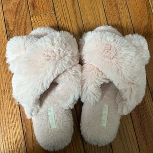 Halluci Fluffy Pink Slippers